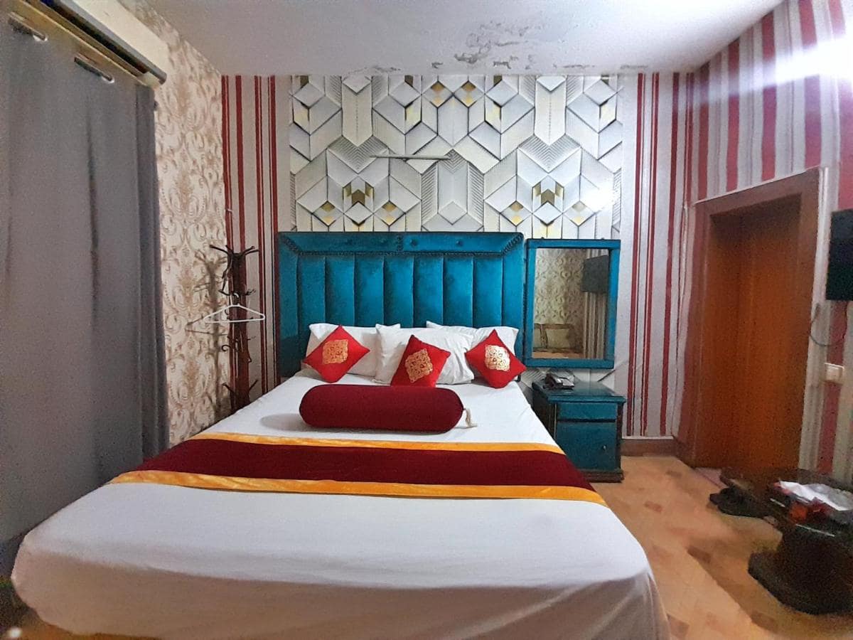 Book Your Stay in Our Standard Double Rooms at Hotel Super Seven Today!